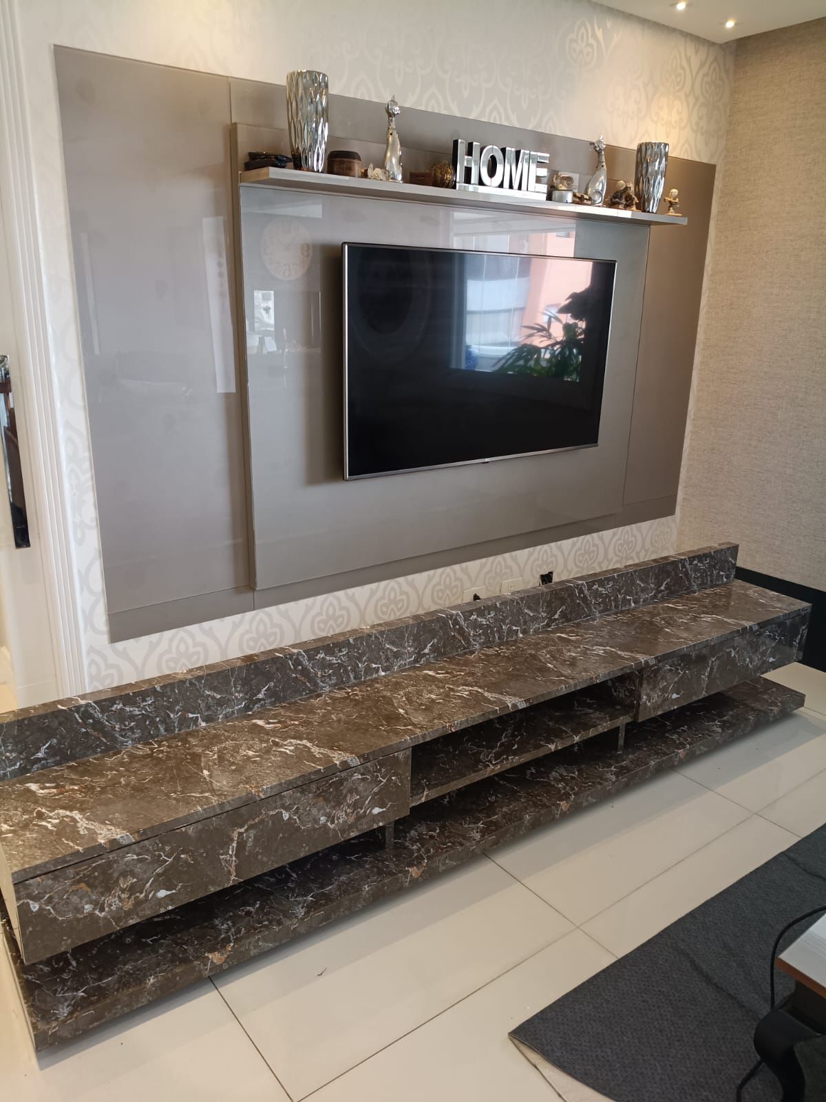 Painel de TV Marmorizado